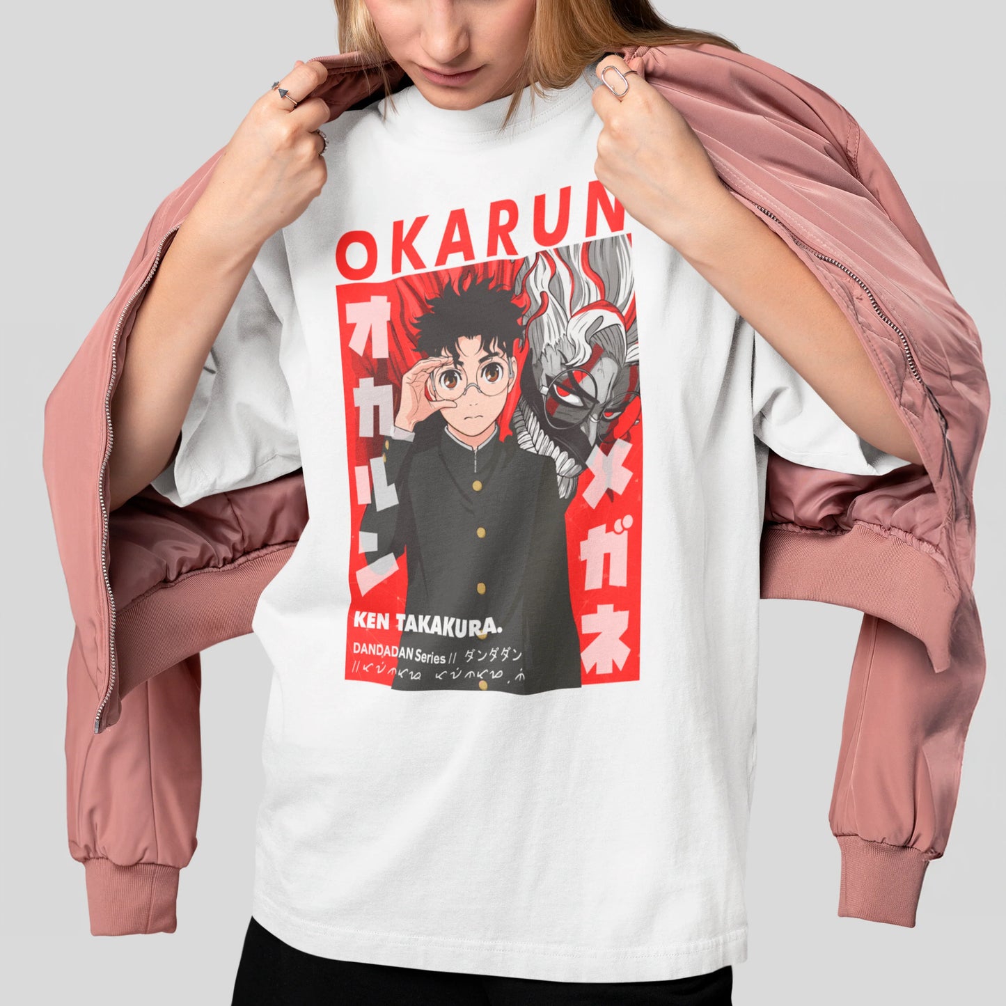 Camiseta Básica Unissex Dandadan Okarun Kanji Vermelho