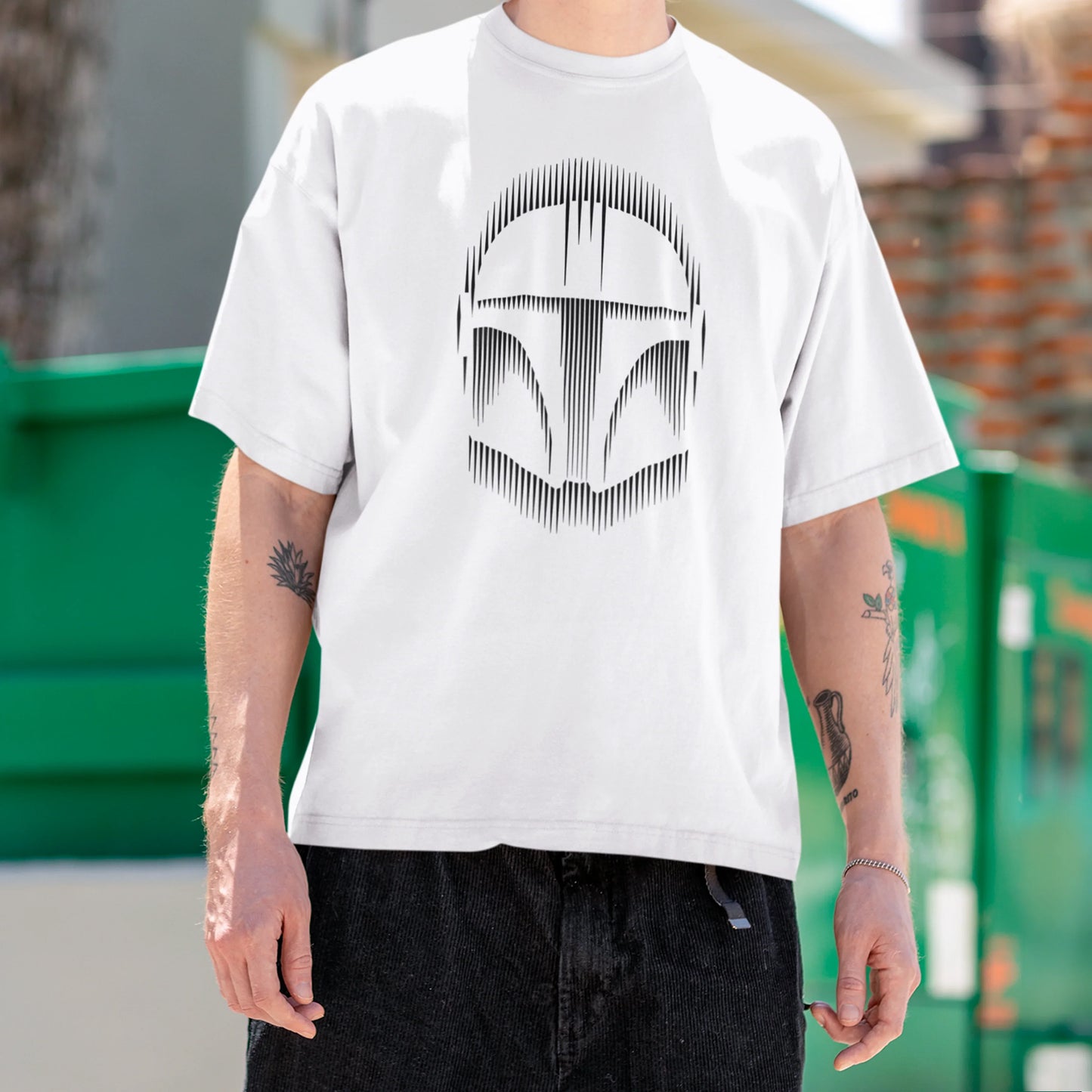 Camiseta Básica The Mandalorian Capacete Listras