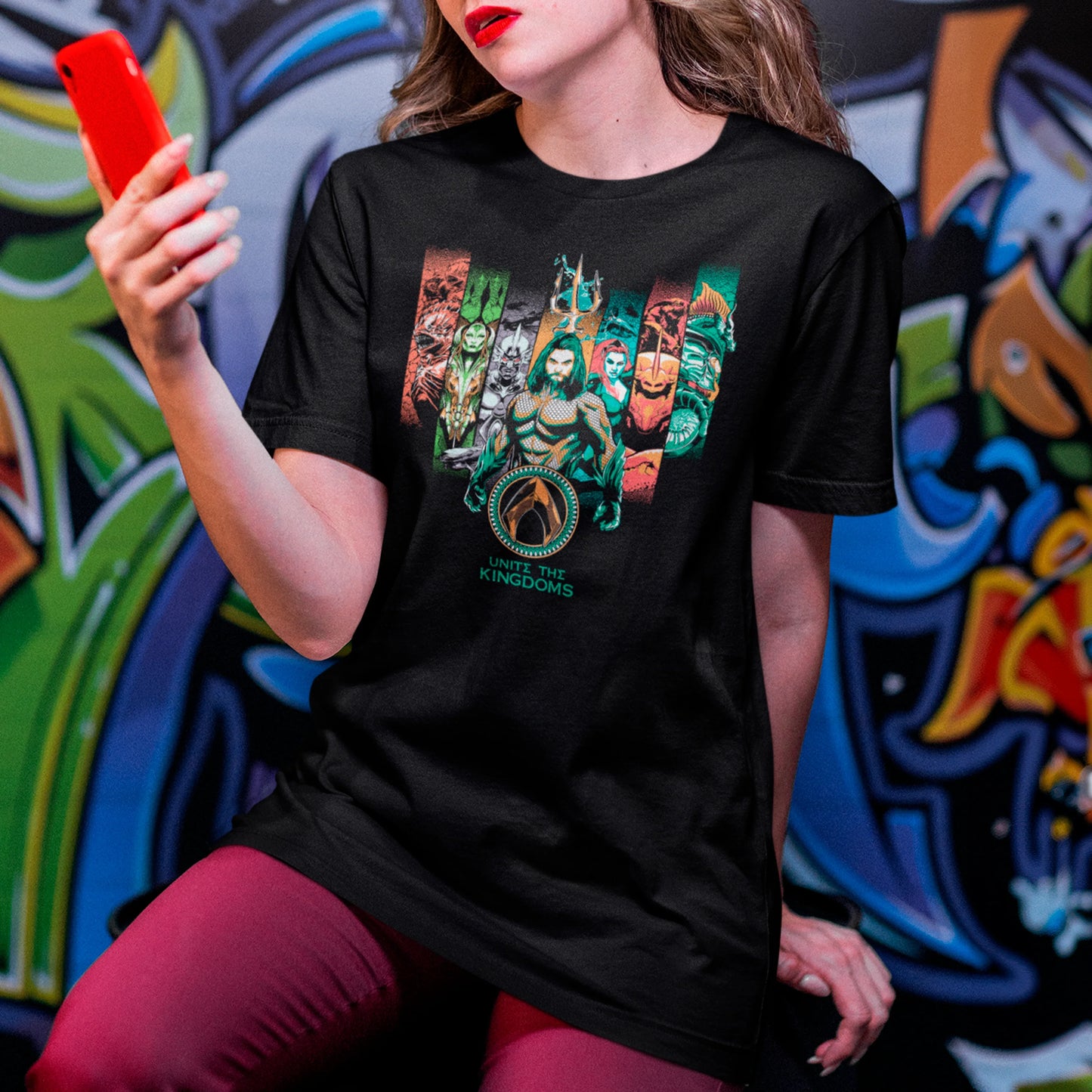 Camiseta Básica Unissex Unite The Kingdoms Aquaman
