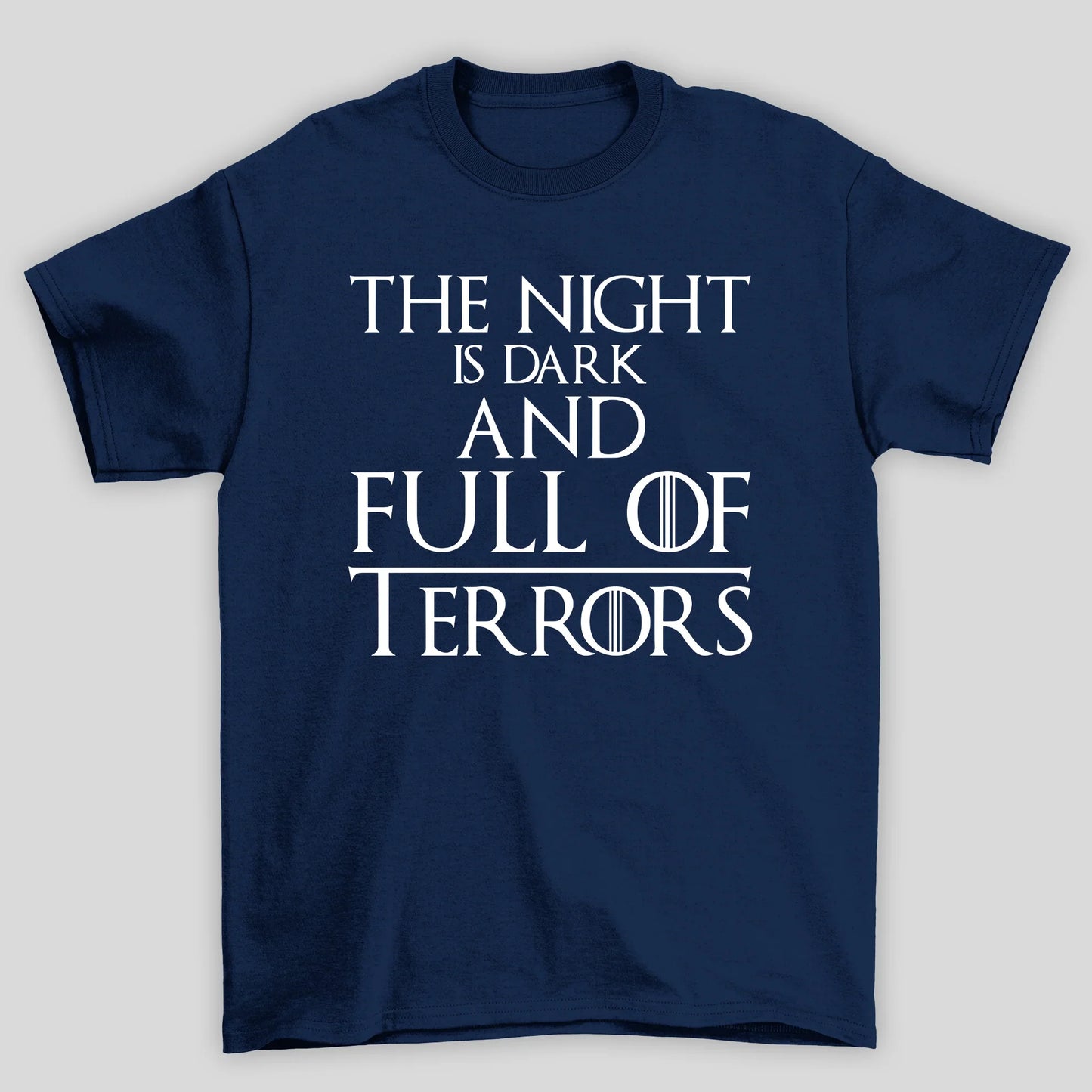 Camiseta Básica Unissex The Night Is Dark Game Of Thrones