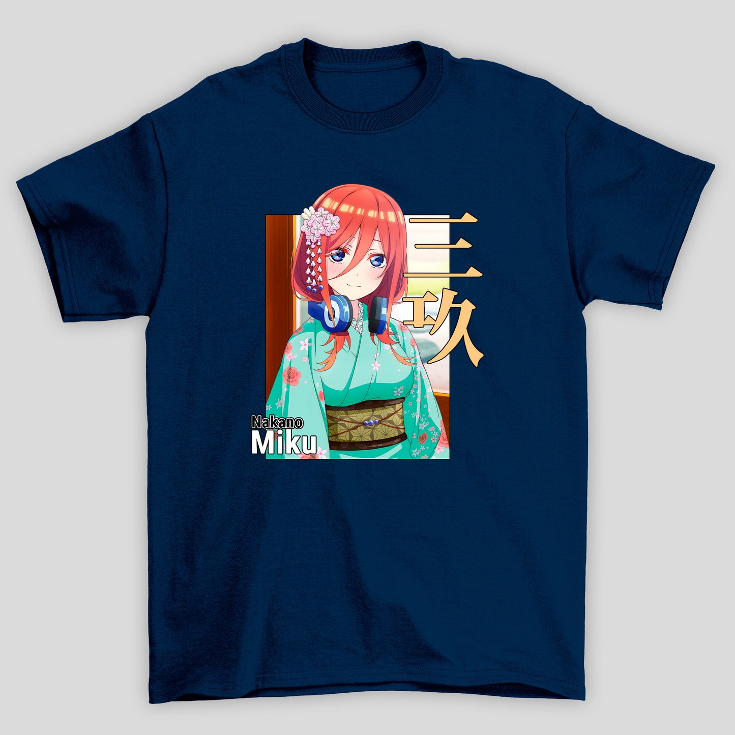 Camiseta Básica Unissex The Quintessential Quintuplets Miku Yukata