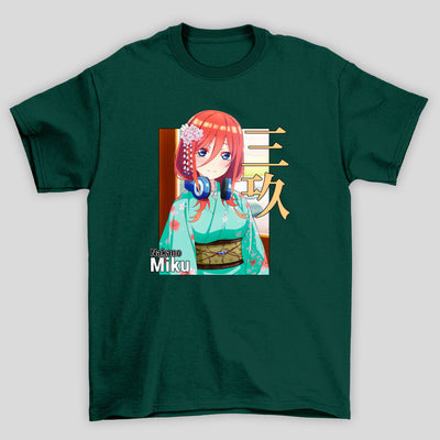 Camiseta Básica Unissex The Quintessential Quintuplets Miku Yukata