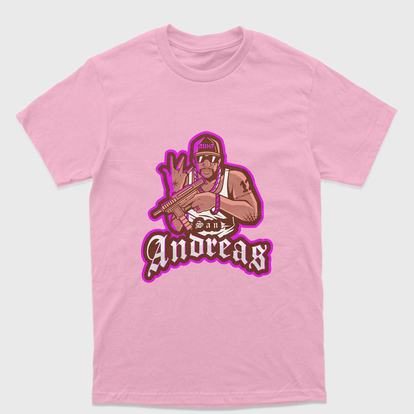 Camiseta Básica Unissex GTA San Andreas-ROSA BEBE