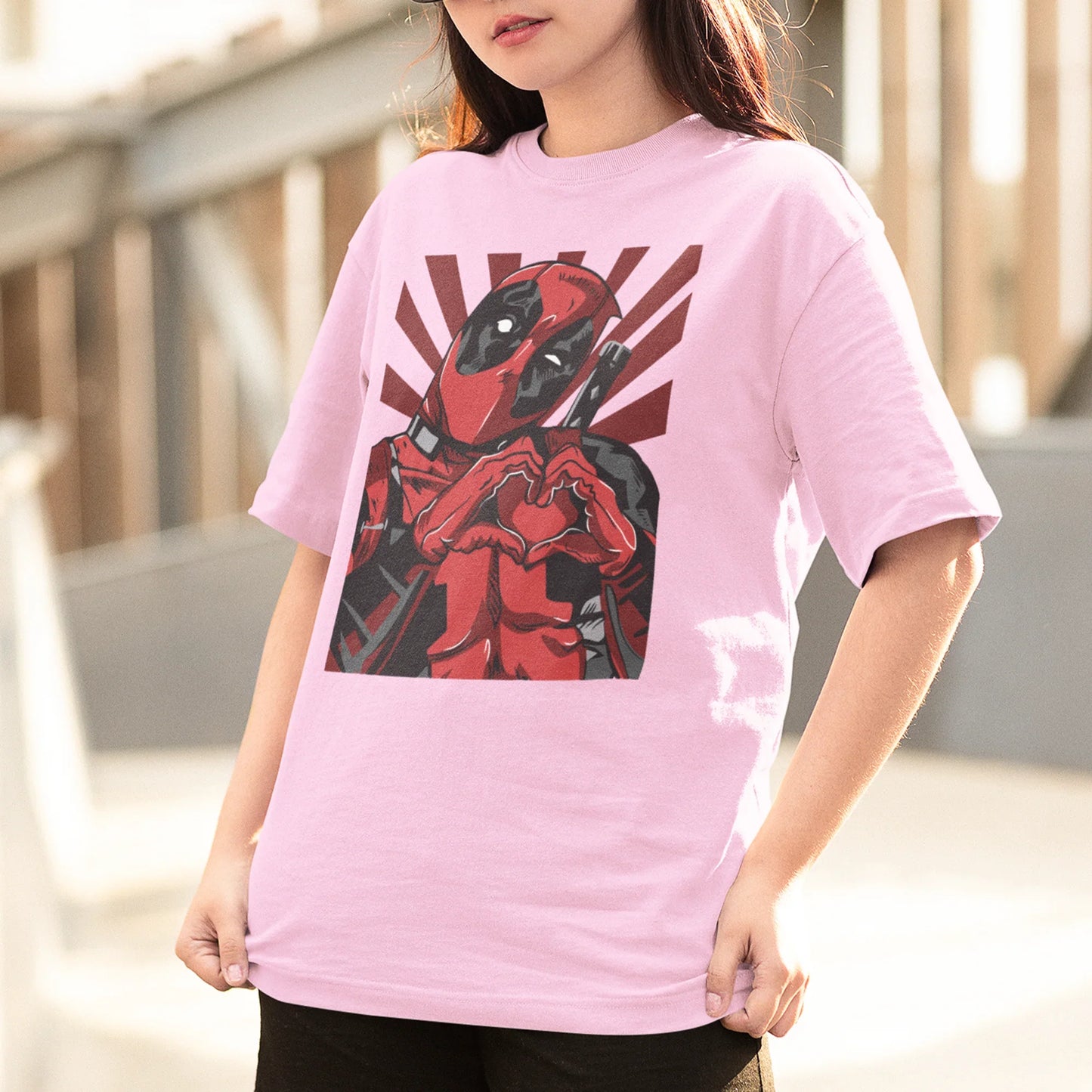 Camiseta Básica Deadpool Lovely Heart Rosa Bebê
