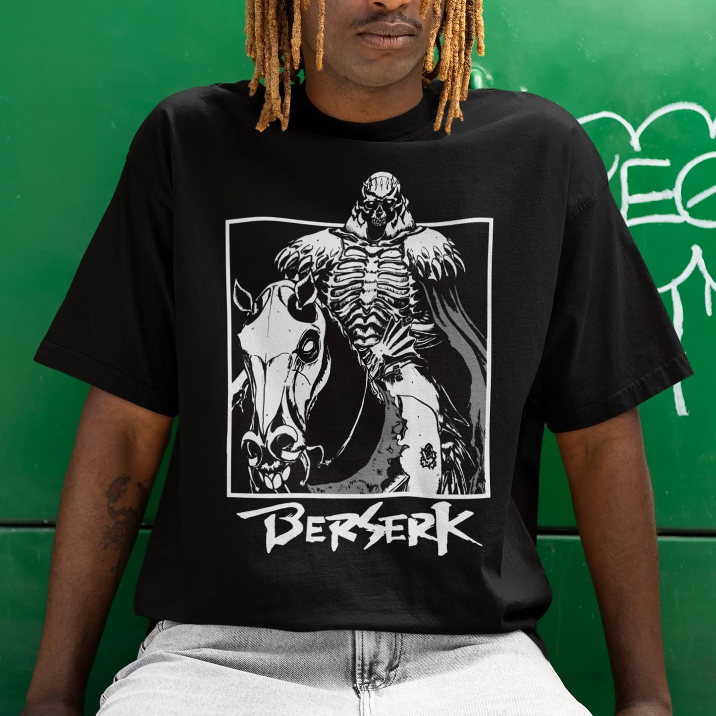 Camiseta Berserk Knight Skull- preto