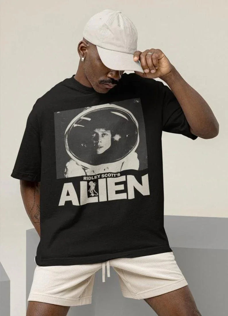 Camiseta Básica Unissex Vintage Alien Movie 1979 Astronauta Preto