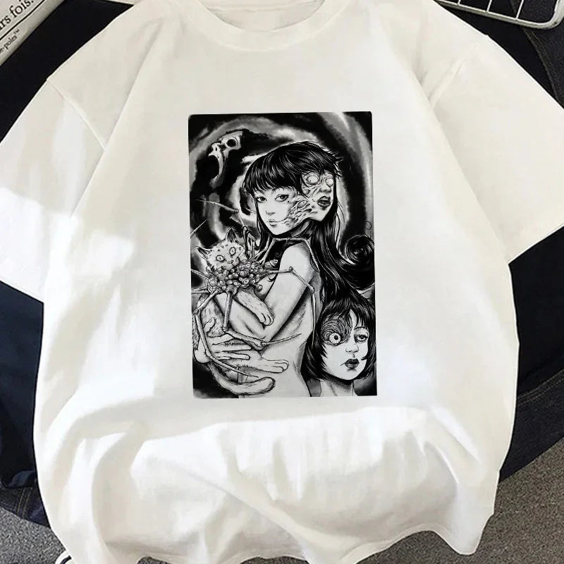 Camiseta Básica Unissex Junji Ito Tomie Demon Cat