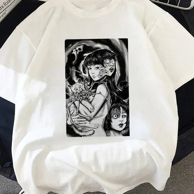 Camiseta Básica Unissex Junji Ito Tomie Demon Cat
