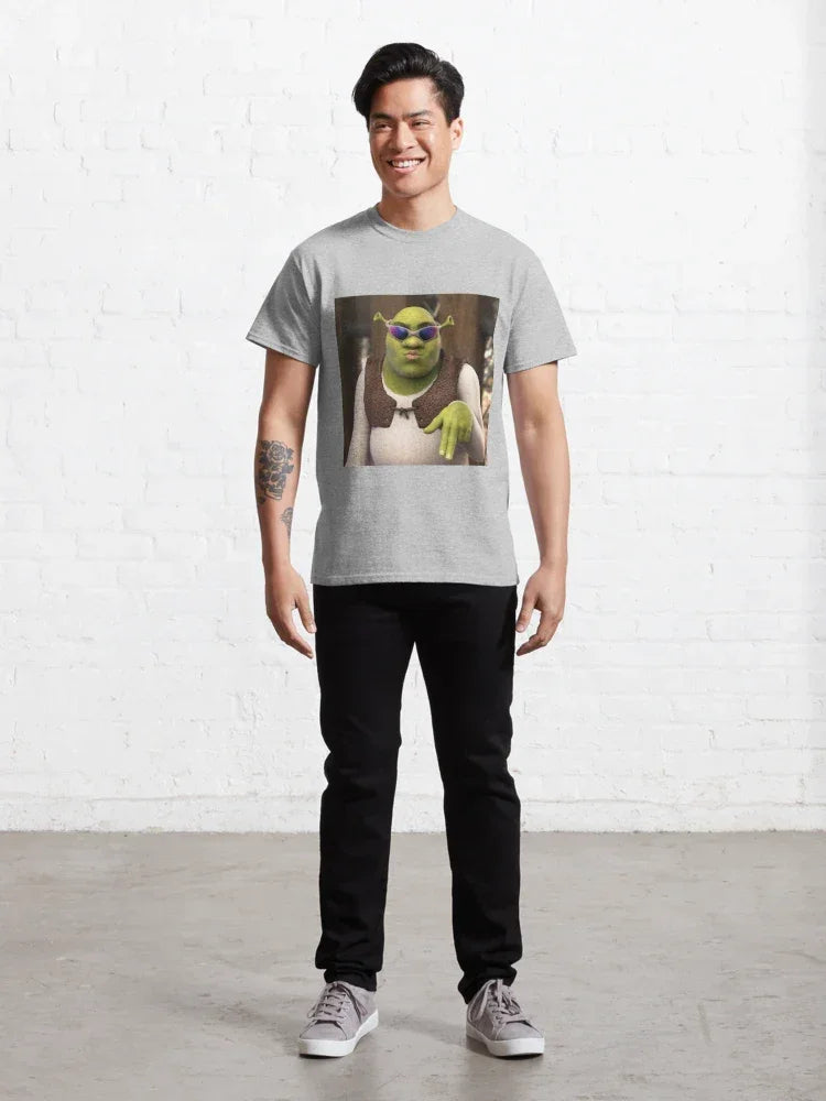Camiseta Básica Unissex Shrek Fashion Pose Cinza