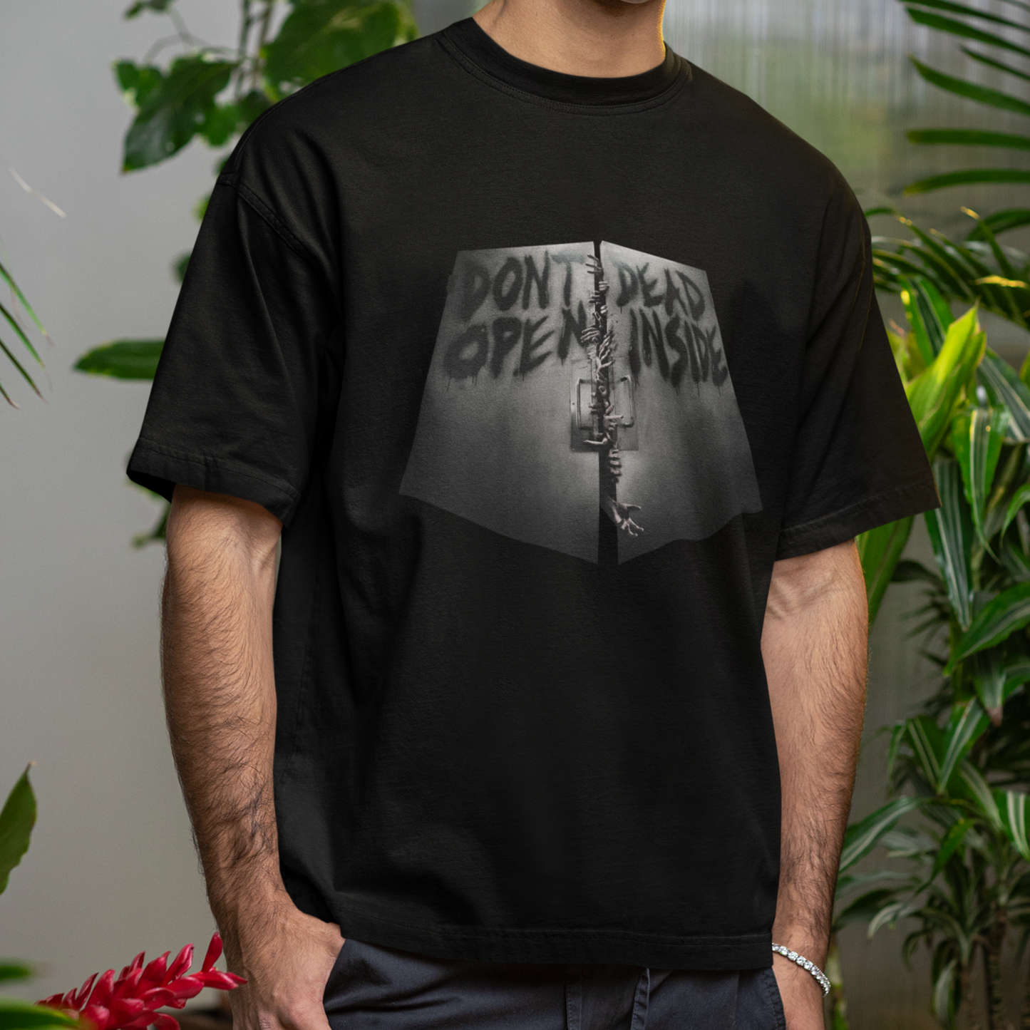 Camiseta Básica Unissex The Walking Dead Don't Open