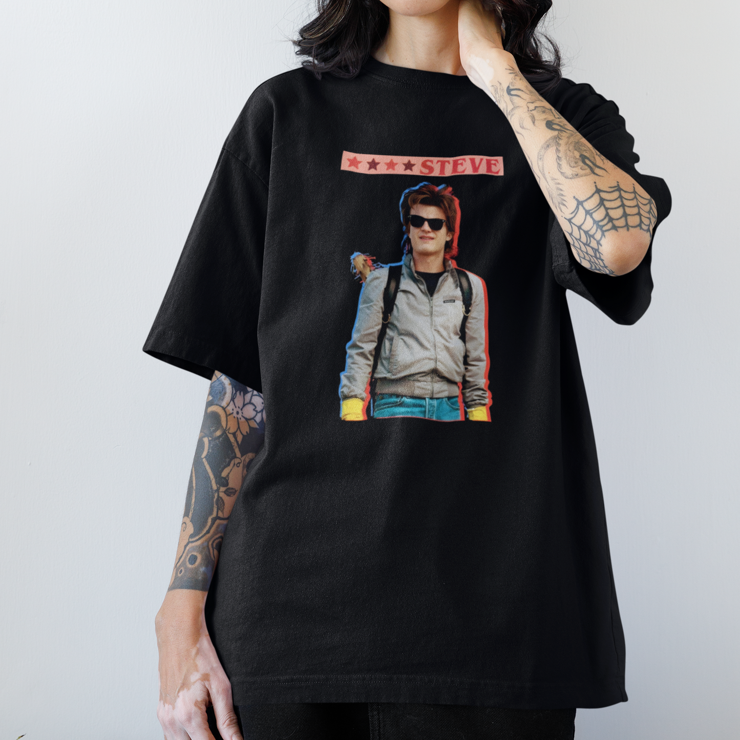 Camiseta Básica Unissex Stranger Things Steve