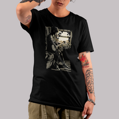 Camiseta Básica Unissex The Last Of Us Ellie Janela