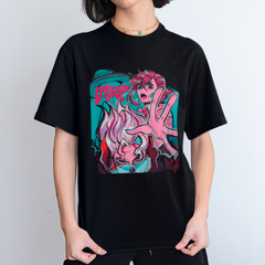 Camiseta Básica Unissex Dandadan Momo Ayase Okarun Nave