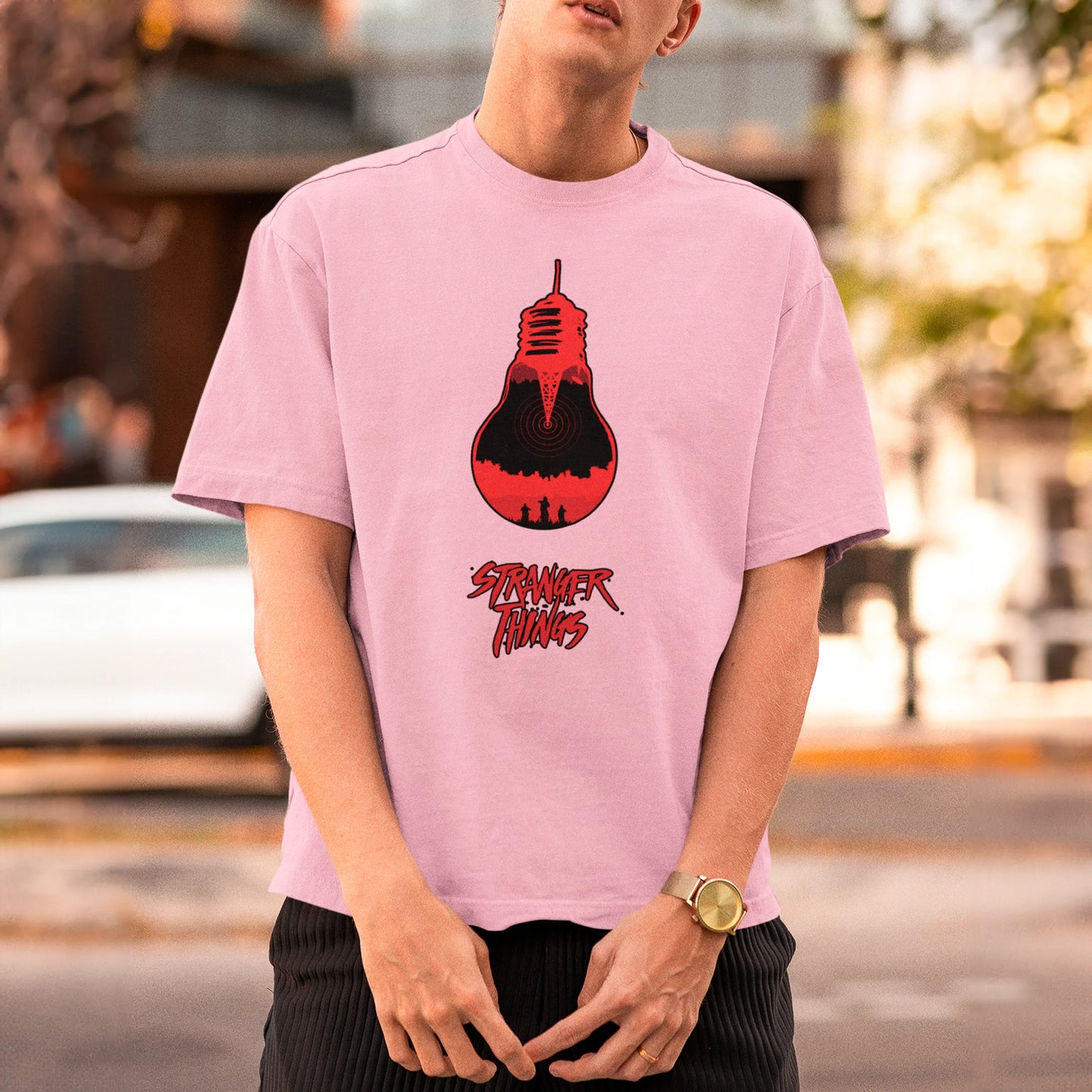 Camiseta Básica Unissex Lampada Vermelha Stranger Things