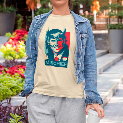 Camiseta Básica Unissex Poster Pop Mischief Loki