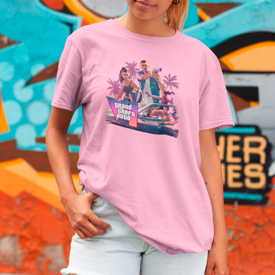 Camiseta Básica Unissex GTA Lucia E Jason Montagem