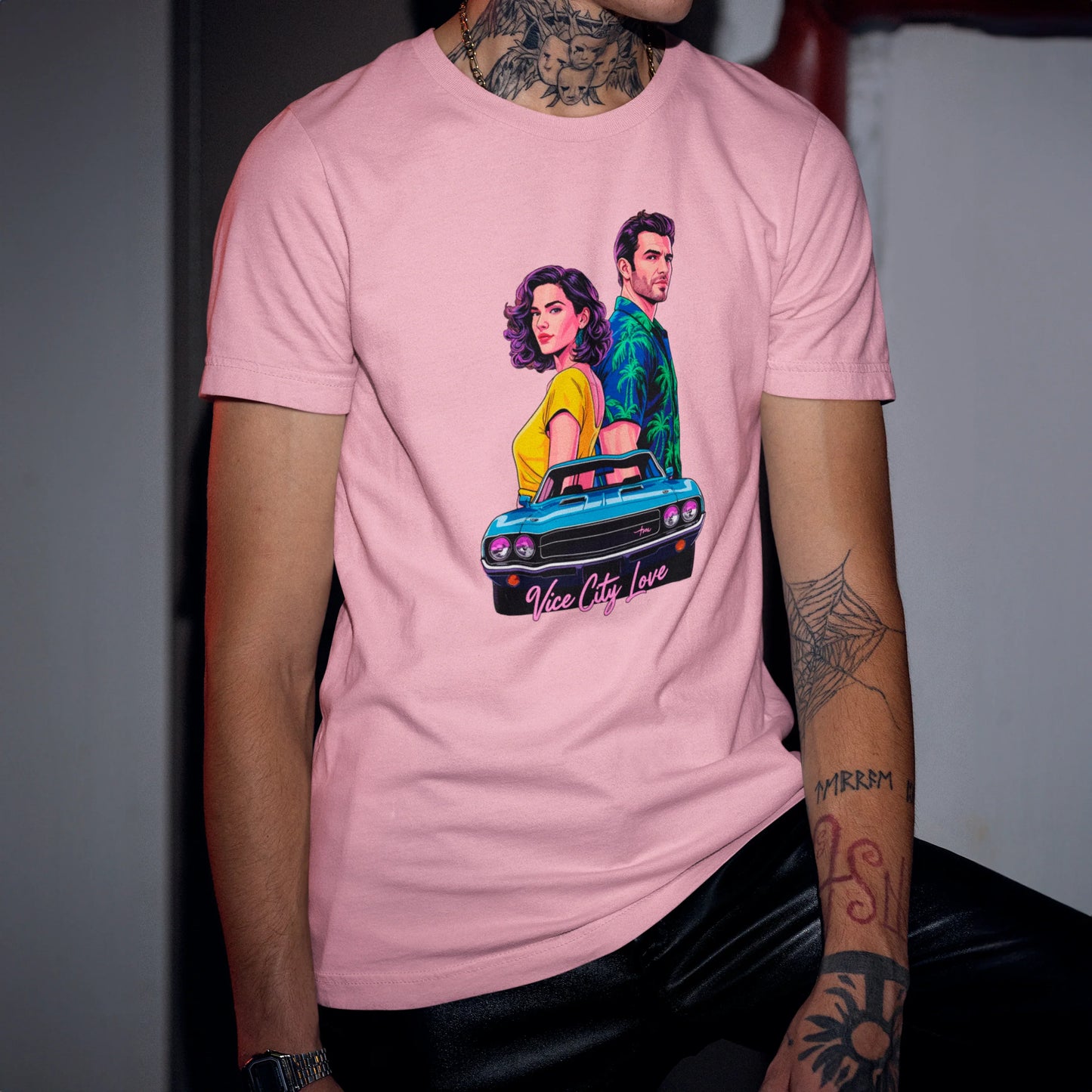 Camiseta Básica Unissex GTA Vice City Love