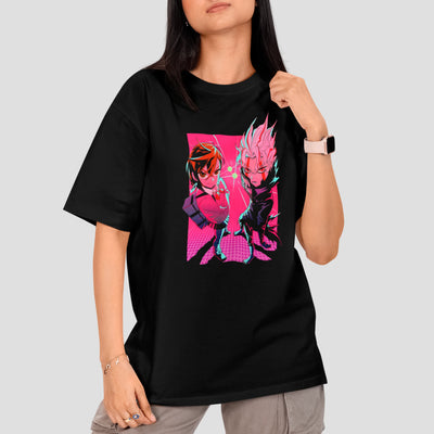 Camiseta Básica Unissex Momo Ayase e Okarun Dandadan