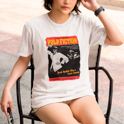 Camiseta Básica Unissex Poster Antigo Pulp Fiction