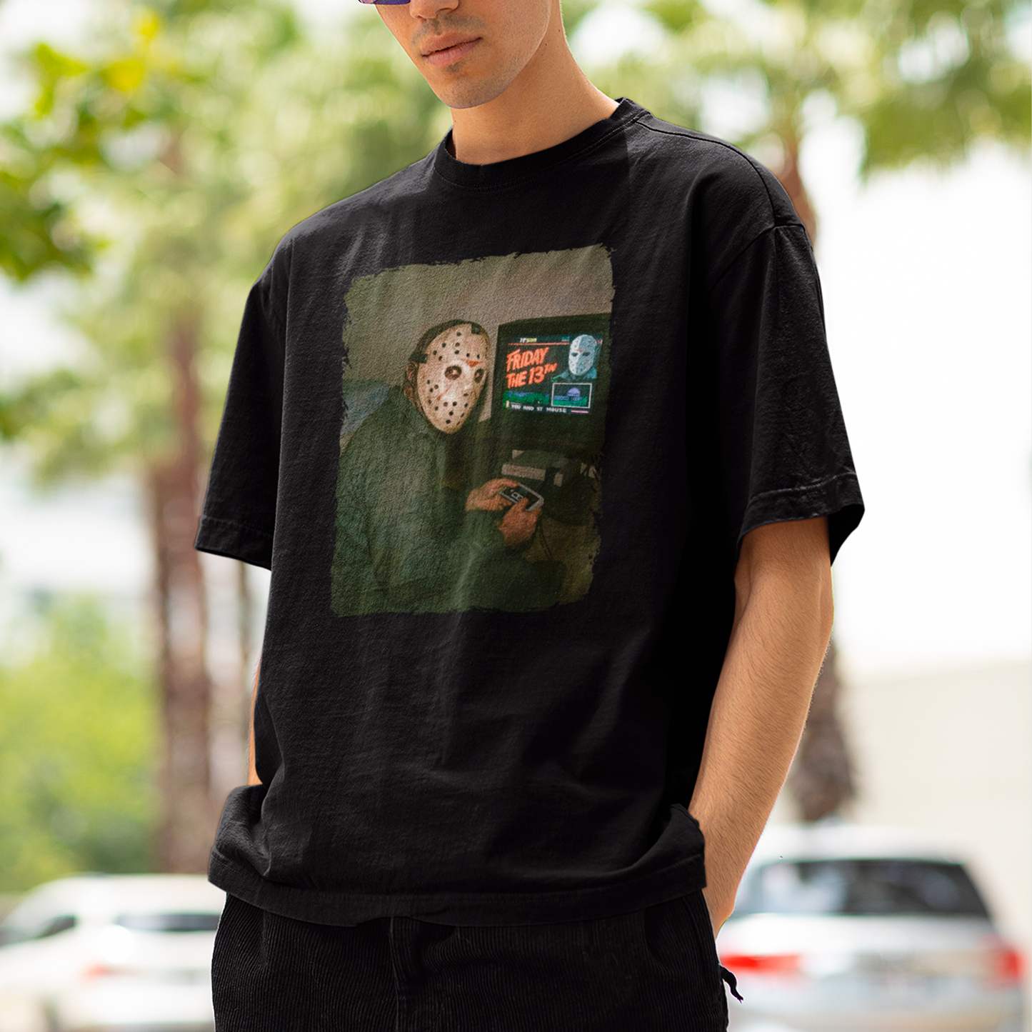 Camiseta Básica Unissex Jason Jogando Nintendo Sexta Feira 13