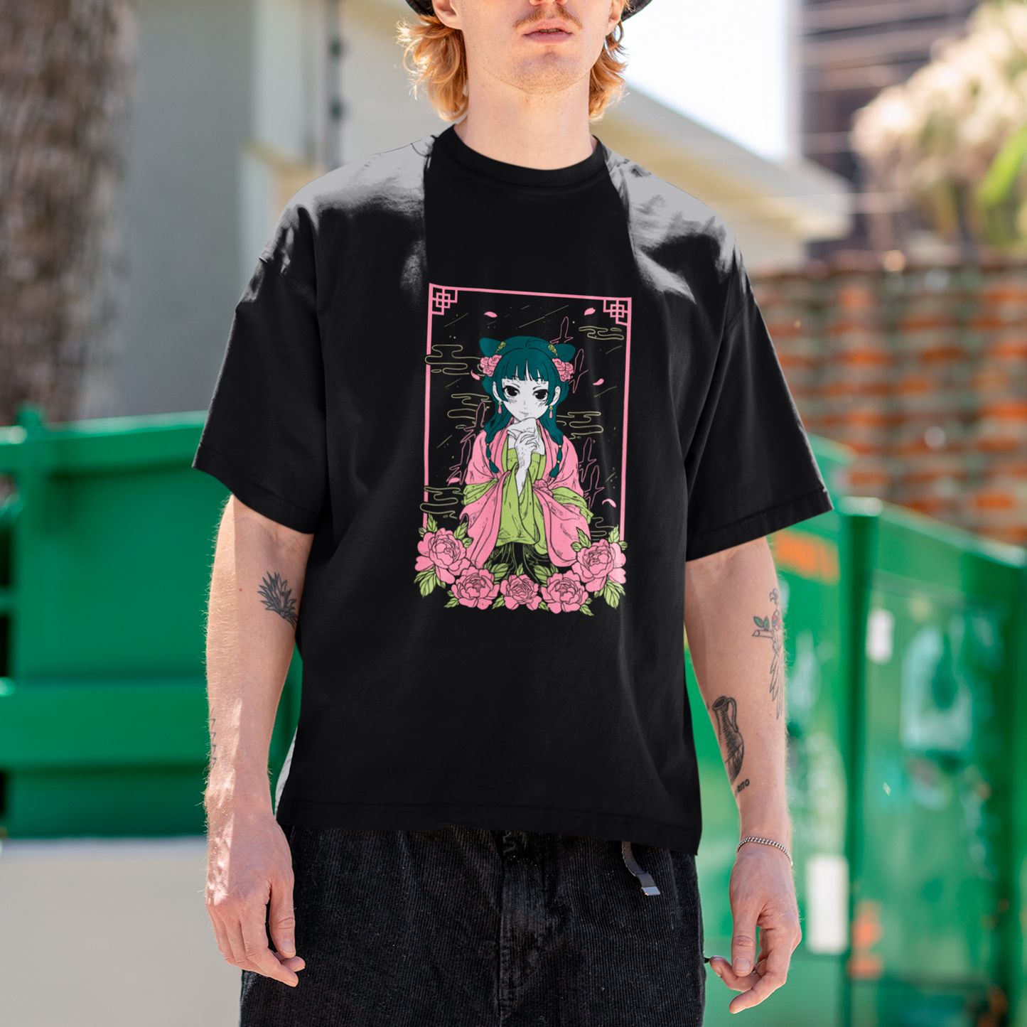 Camiseta Básica Unissex The Apothecary Diaries Maomao Kanji Flores