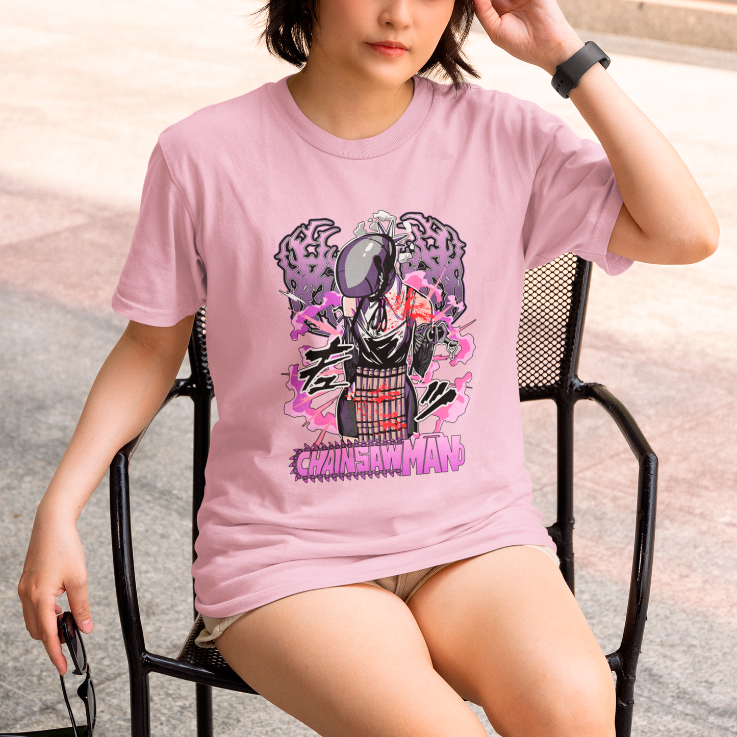 Camiseta Básica Unissex Chainsaw Man Bomba Fumaça Kanji