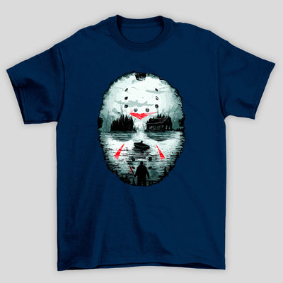 Camiseta Básica Unissex Mascara Lago Silhueta Jason Sexta Feira 13