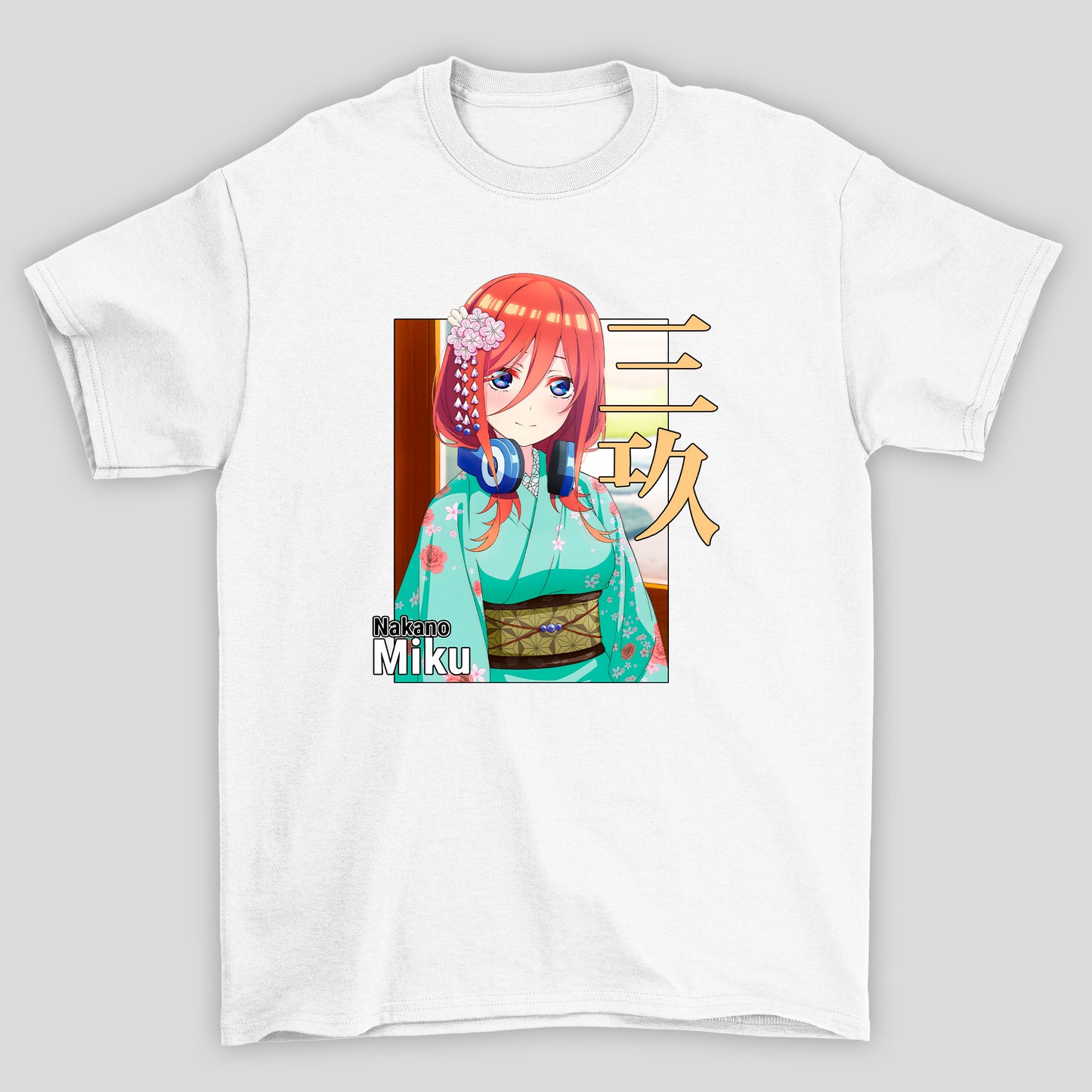 Camiseta Básica Unissex The Quintessential Quintuplets Miku Yukata