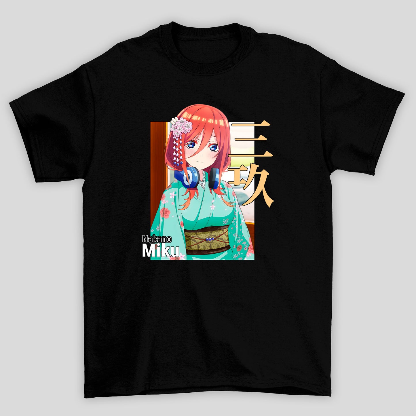 Camiseta Básica Unissex The Quintessential Quintuplets Miku Yukata