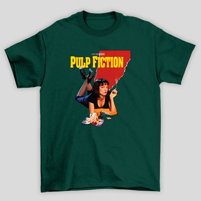 Camiseta Básica Unissex Poster Mia Deitada Pulp Fiction