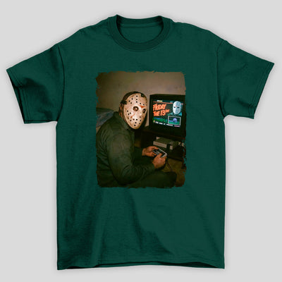 Camiseta Básica Unissex Jason Jogando Nintendo Sexta Feira 13