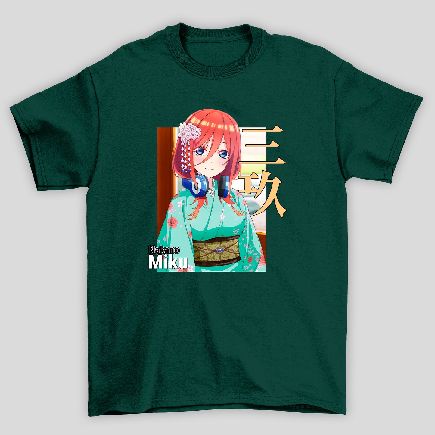 Camiseta Básica Unissex The Quintessential Quintuplets Miku Yukata