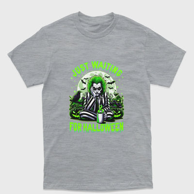 Camiseta Básica Unissex Just Waiting For Halloween Beetlejuice