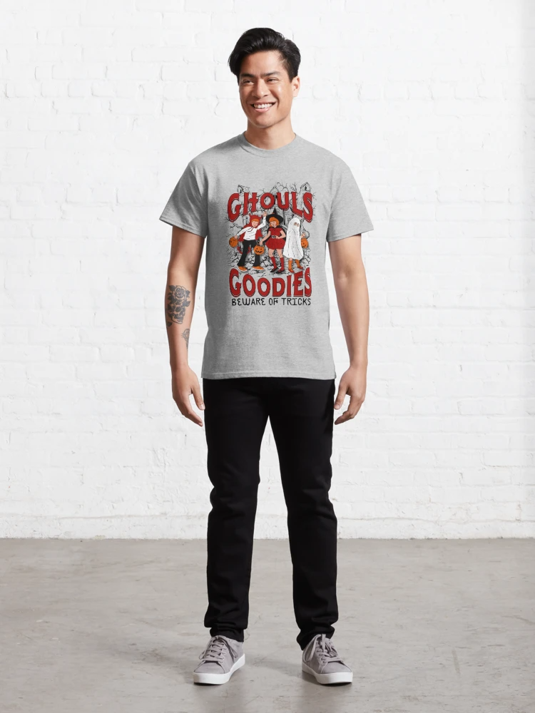 Camiseta Básica Unissex Ghouls Goodies Tricks
