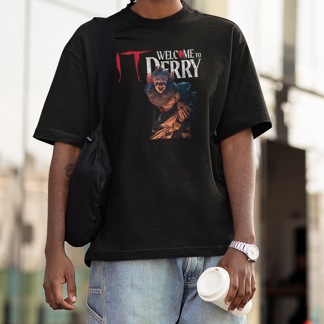 Camiseta Básica Unissex IT: Bem Vindos a Derry Pennywise Collab