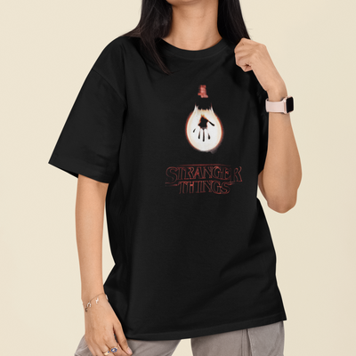 Camiseta Básica Unissex Stranger Things Logo Shine