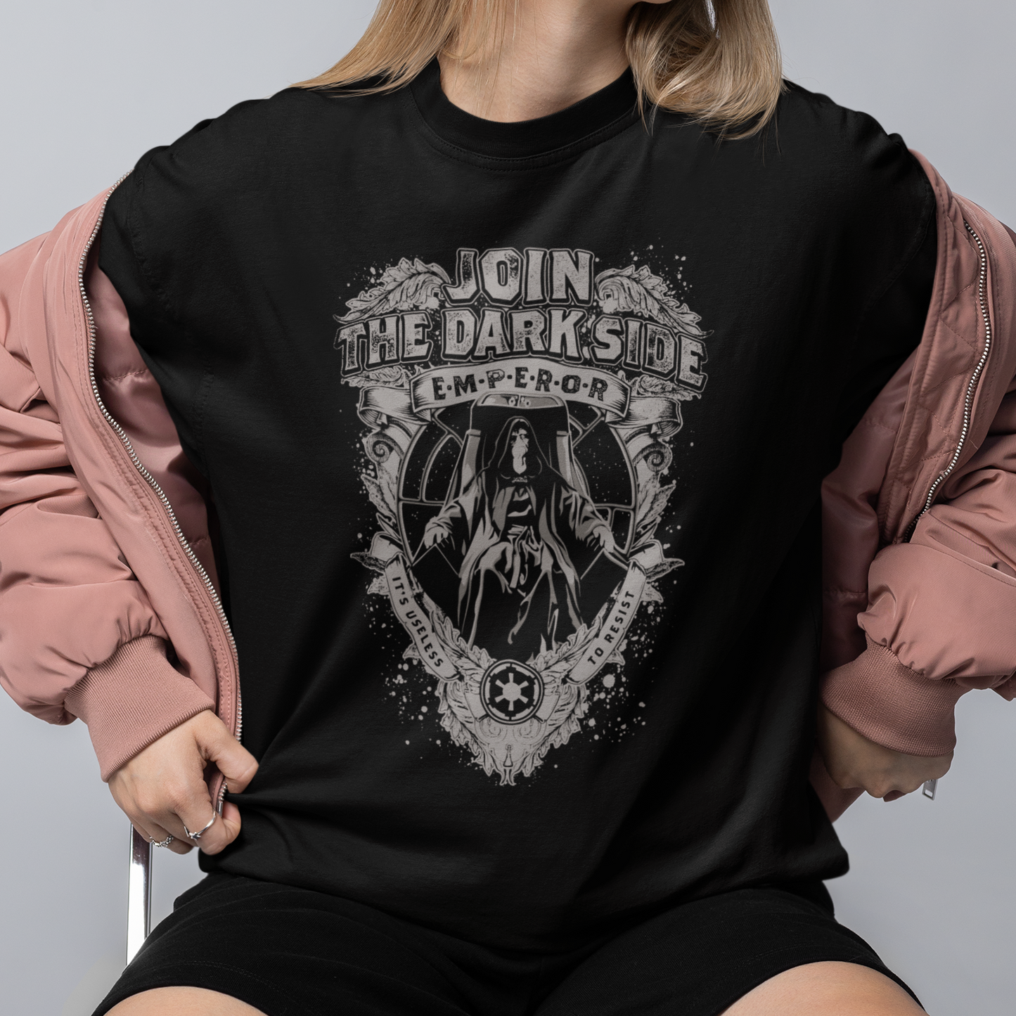 Camiseta Básica Unissex Star Wars Join The Dark Side Emperor