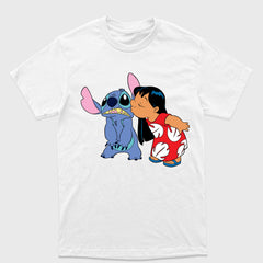 Camiseta Básica Lilo Beijando Stitch